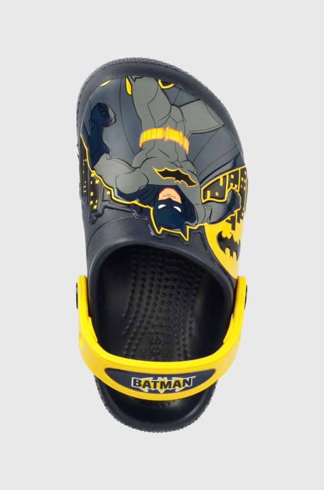 Дитячі шльопанці Crocs FL BATMAN PATCH колір синій фото 4