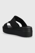 Шльопанці Crocs Brooklyn Low Wedge Sandal жіночі колір чорний на платформі 207431