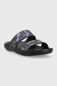 Шльопанці Crocs Classic Butterfly Sandal жіночі колір чорний 208246 208246.0C4-0C4