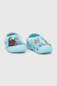 Дитячі шльопанці Crocs DISNEY FROZEN II CLOG T колір блакитний