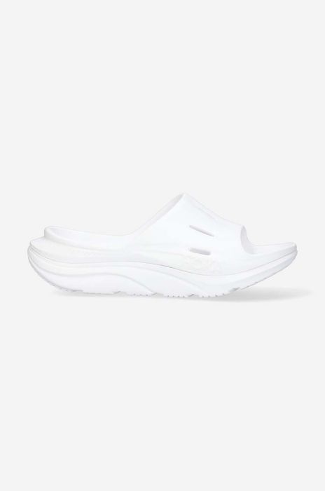 Шльопанці Hoka One One ORA Recovery Slide 3 чоловічі колір білий Шльопанці Hoka One One ORA Recovery Slide 3 чоловічі колір білий