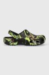 Шльопанці Crocs Classic Spray Camo Clog чоловічі колір чорний 208261 208261.001-001 Шльопанці Crocs Classic Spray Camo Clog чоловічі колір чорний 208261 208261.001-001