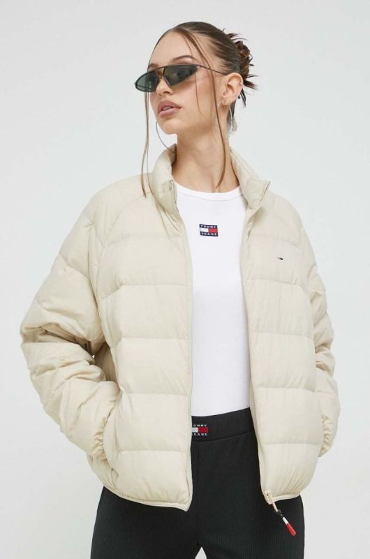 Пухова куртка Tommy Jeans жіноча колір бежевий перехідна (3010290)