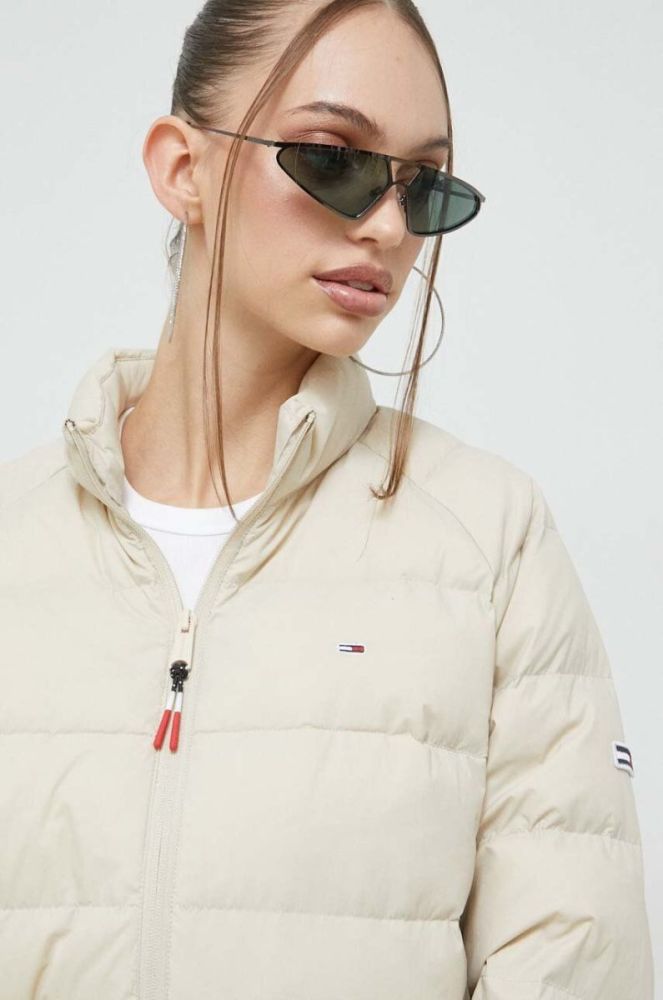 Пухова куртка Tommy Jeans жіноча колір бежевий перехідна (3010290) фото 4