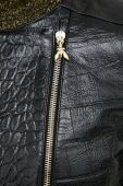 Шкіряна куртка Patrizia Pepe жіноча колір чорний перехідна