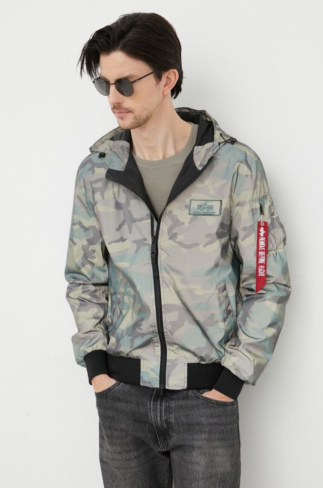 Куртка Alpha Industries чоловіча колір зелений перехідна 126138RC.408-WdlCamo65