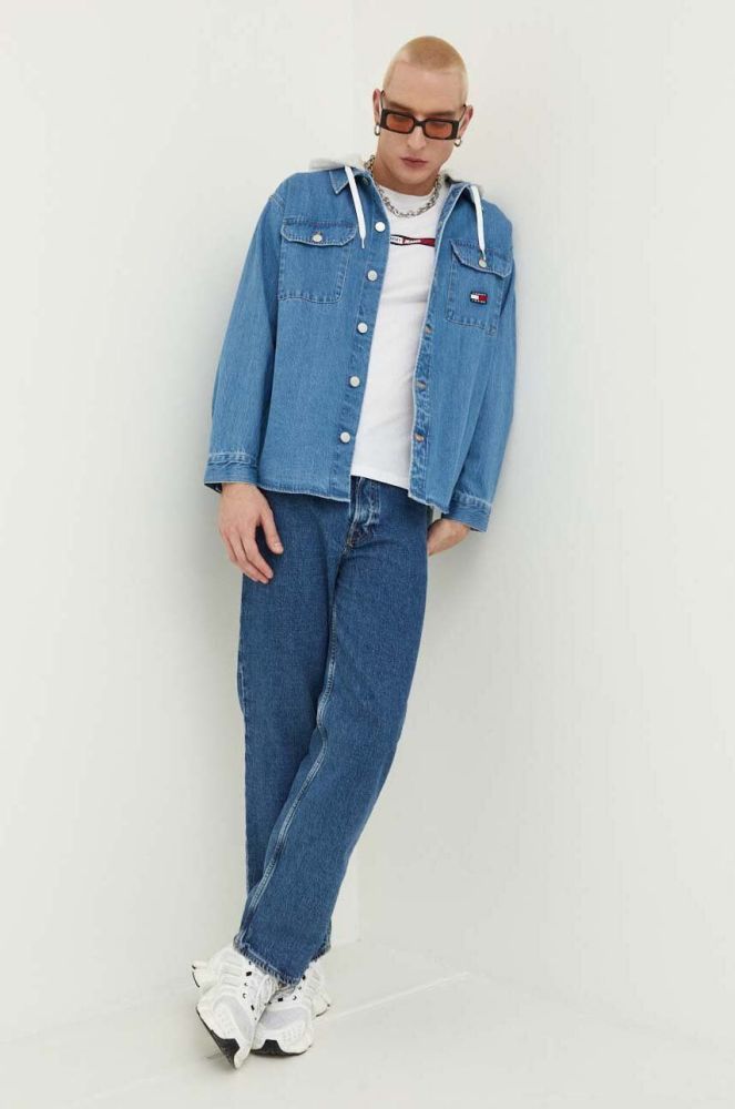 Джинсова куртка Tommy Jeans чоловіча перехідна колір блакитний (3327063)