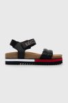Сандалі Tommy Jeans FLAG OUTSOLE SANDAL жіночі колір чорний на платформі EN0EN02122 Сандалі Tommy Jeans FLAG OUTSOLE SANDAL жіночі колір чорний на платформі EN0EN02122