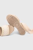 Сандалі UGG Abbot Ankle Wrap жіночі колір бежевий на танкетці