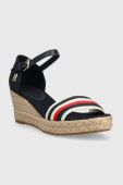 Сандалі Tommy Hilfiger MID WEDGE CORPORATE жіночі колір синій на танкетці