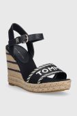 Сандалі Tommy Hilfiger SEASONAL WEBBING WEDGE жіночі колір синій на платформі FW0FW07088