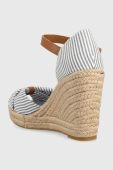Сандалі Tommy Hilfiger BASIC SEERSUCKER HIGH WEDGE жіночі на танкетці FW0FW07160 колір блакитний