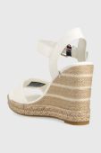 Сандалі Tommy Hilfiger ECRU DENIM WEDGE SANDAL жіночі колір білий на танкетці FW0FW07191