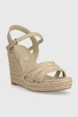 Сандалі Tommy Hilfiger ESSENTIAL BASIC WEDGE SANDAL жіночі колір бежевий на танкетці FW0FW07220 Сандалі Tommy Hilfiger ESSENTIAL BASIC WEDGE SANDAL жіночі колір бежевий на танкетці FW0FW07220