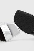 Шкіряні сандалі Karl Lagerfeld ICE WEDGE колір срібний KL34610