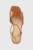 Шкіряні сандалі Guess ZIONE2 жіночі колір коричневий на танкетці