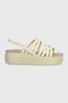 Сандалі Crocs Brooklyn Strappy Low Wedge жіночі колір бежевий на платформі 206751 Сандалі Crocs Brooklyn Strappy Low Wedge жіночі колір бежевий на платформі 206751