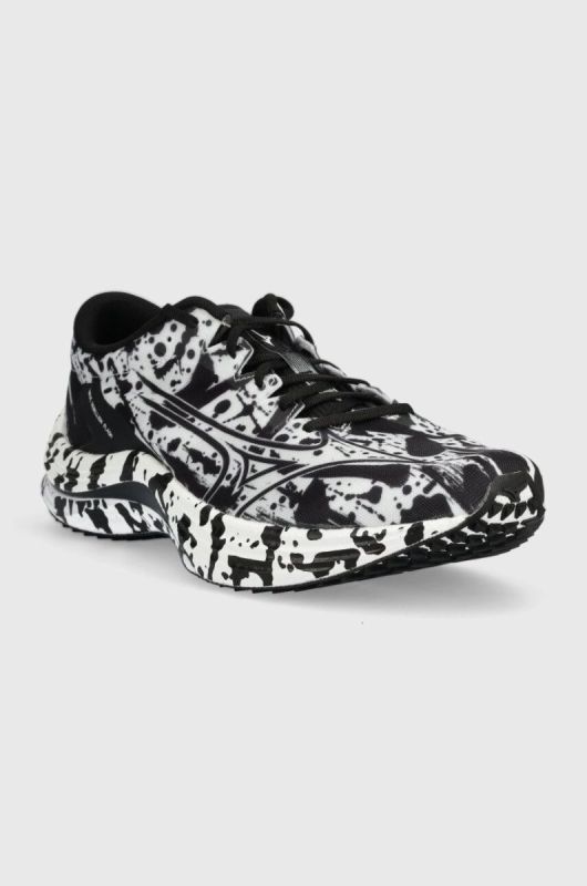 Бігові кросівки Mizuno Wave Rebellion Flash колір чорний фото 2