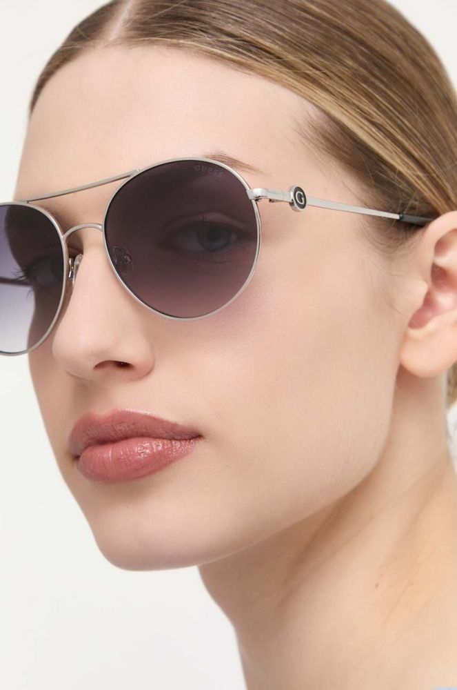 Сонцезахисні окуляри Guess жіночі колір срібний (3193692)