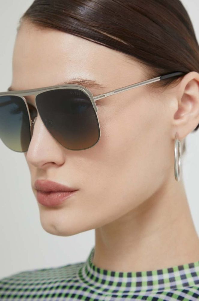 Сонцезахисні окуляри Guess колір срібний фото 5