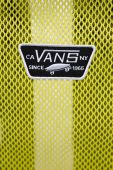 Дитячий рюкзак Vans MESH NEW SKOOL BACKPACK EVENING PRIMROS колір жовтий великий з аплікацією
