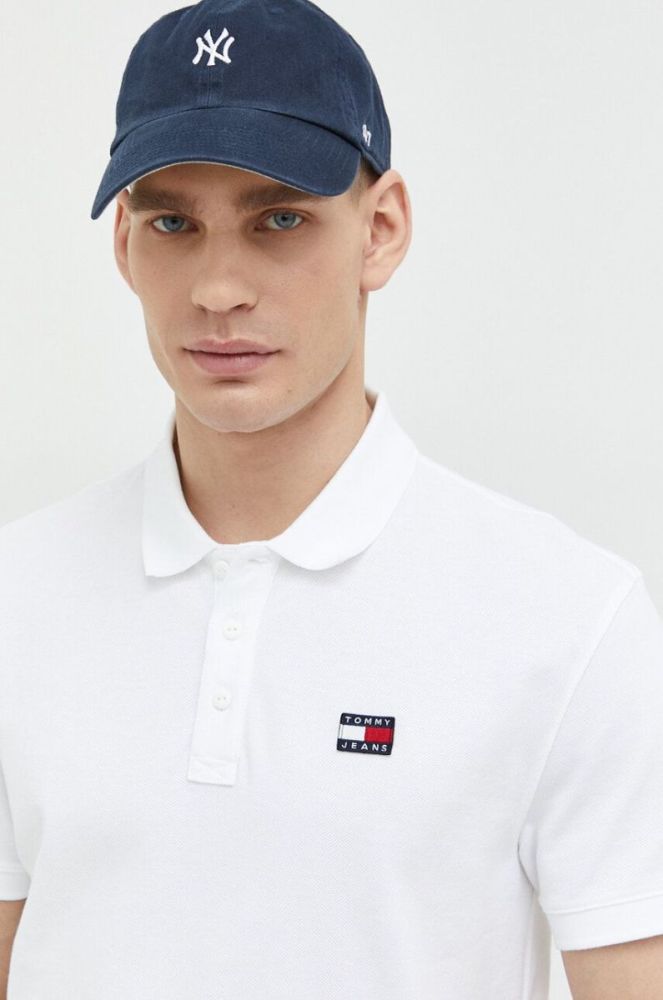 Бавовняне поло Tommy Jeans колір білий з аплікацією фото 4