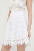 Бавовняна спідниця Guess колір білий mini розкльошена (3241572)