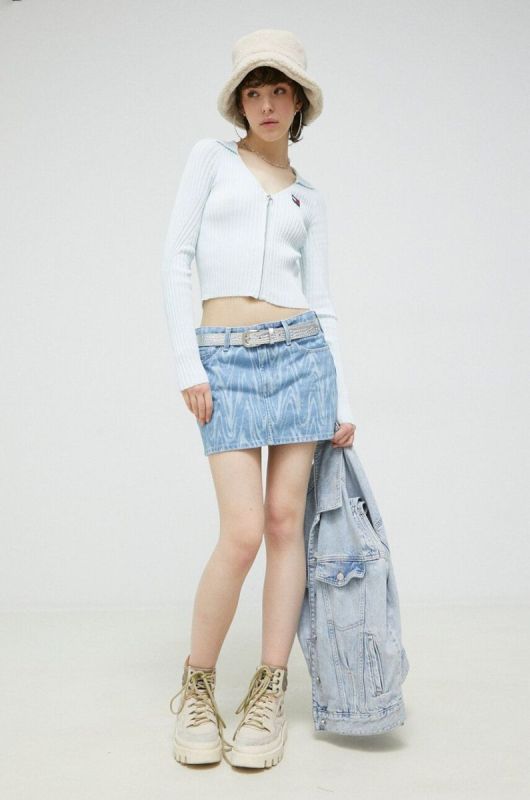 Джинсова спідниця Tommy Jeans mini пряма колір блакитний (3000733) фото 2