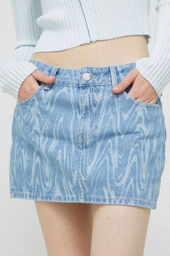 Джинсова спідниця Tommy Jeans mini пряма колір блакитний (3000733) фото 4