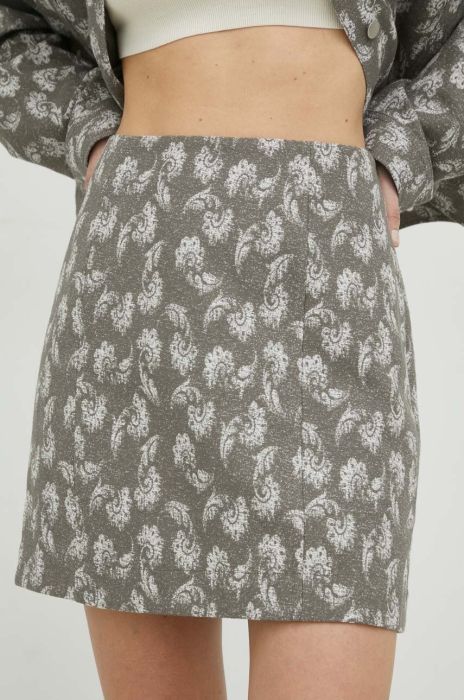 Спідниця Samsoe Samsoe колір сірий mini олівець