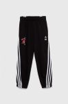Дитячі спортивні штани adidas LB DY SM x Marvel колір чорний з принтом Дитячі спортивні штани adidas LB DY SM x Marvel колір чорний з принтом
