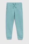 Дитячі бавовняні штани Guess колір бірюзовий однотонні (3136287) Дитячі бавовняні штани Guess колір бірюзовий однотонні (3136287)