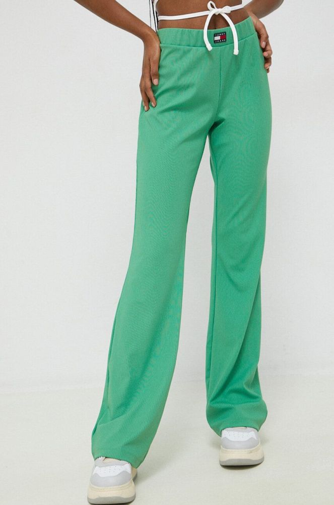 Штани Tommy Jeans жіночі колір зелений кльош середня посадка