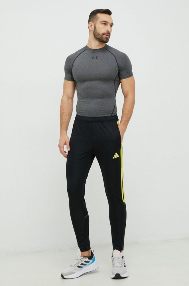 Штани для тренувань adidas Performance Tiro 23 чоловічі колір чорний з аплікацією фото 2