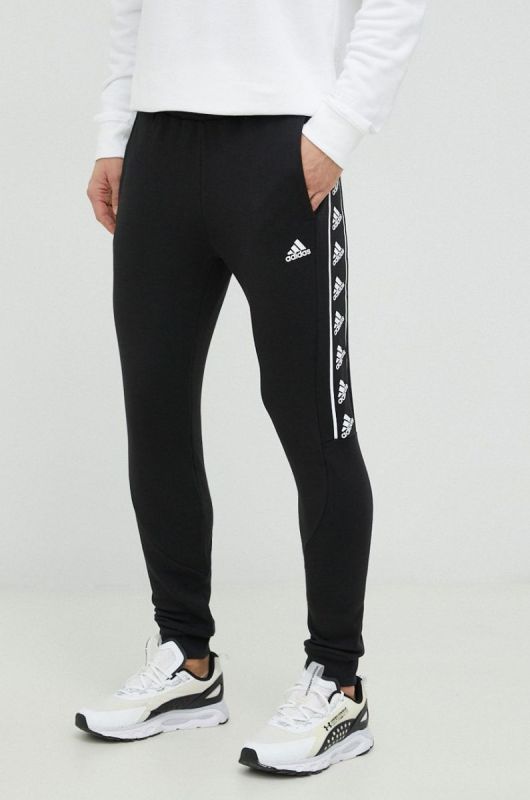 Бавовняні спортивні штани adidas чоловічі колір чорний з принтом (2933817)