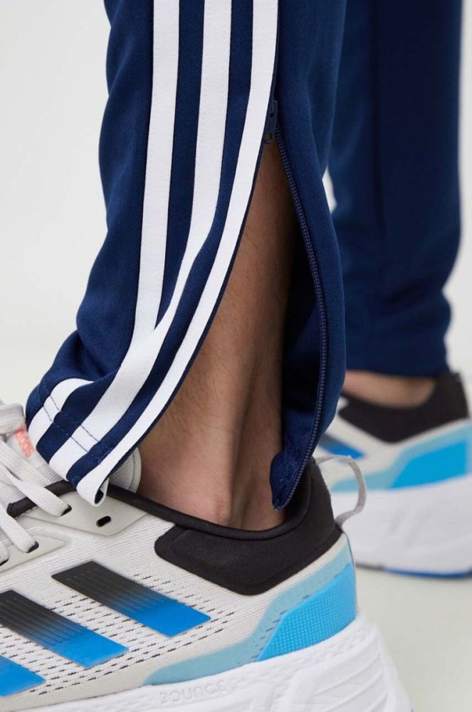 Штани для тренувань adidas Performance Tiro 23 колір синій з аплікацією (3086257) фото 4