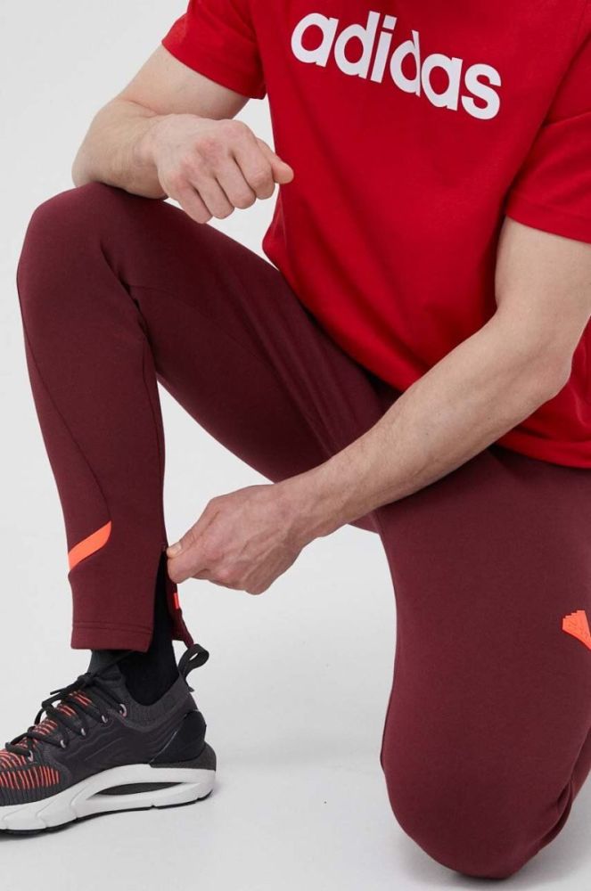 Спортивні штани adidas колір бордовий з аплікацією (3151336) фото 2