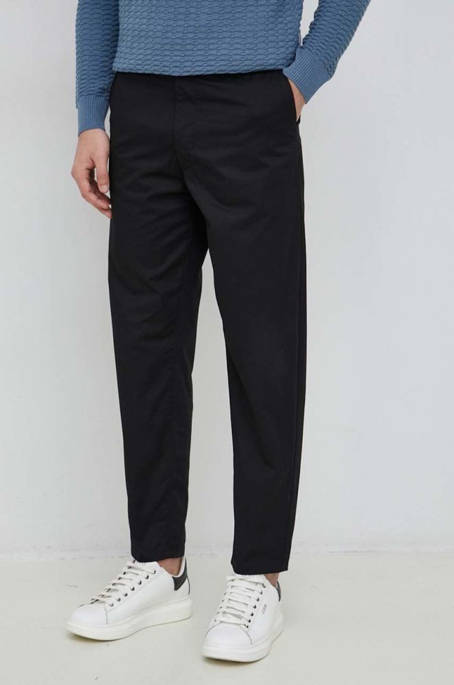 Бавовняні штани Armani Exchange чоловічі колір чорний фасон chinos