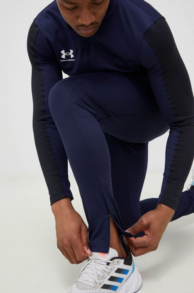 Штани для тренувань Under Armour Challenger колір фіолетовий однотонні фото 4
