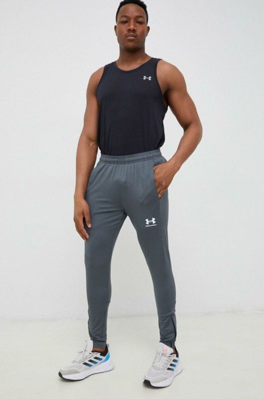 Штани для тренувань Under Armour Challenger колір сірий однотонні фото 2