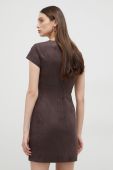 Сукня Guess колір коричневий mini пряма (2896874)