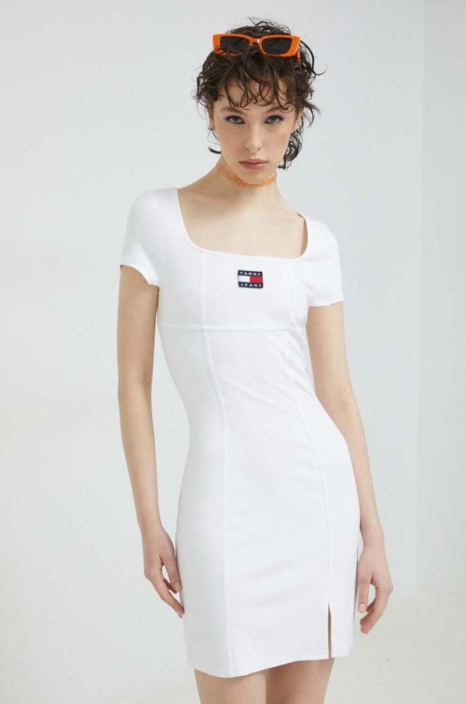 Сукня Tommy Jeans колір білий mini пряма