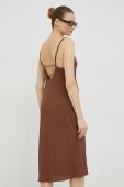 Сукня Samsoe Samsoe колір коричневий midi пряма (3015223)