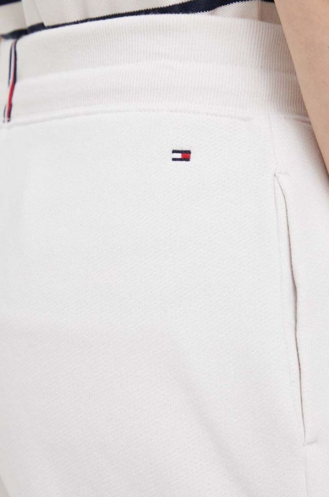 Шорти Tommy Hilfiger жіночі колір білий однотонні висока посадка (2988967) фото 4
