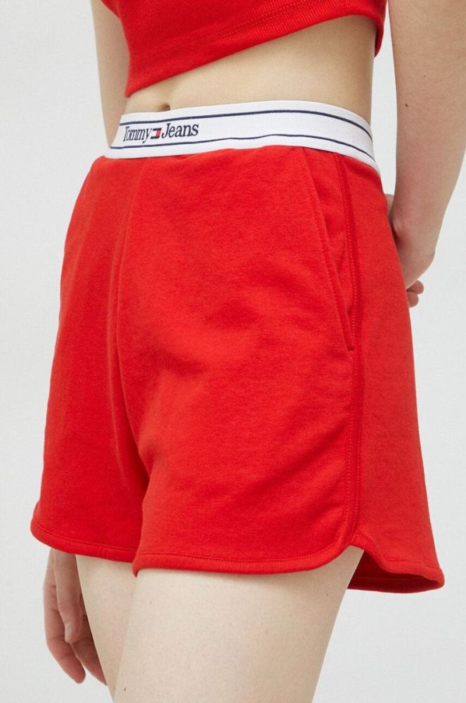 Шорти Tommy Jeans жіночі колір червоний однотонні висока посадка фото 4