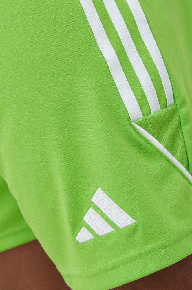 Шорти для тренувань adidas Performance Tiro 23 колір зелений фото 4