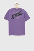 Дитяча бавовняна футболка adidas колір фіолетовий з принтом