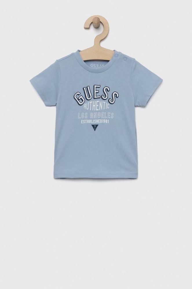 Бавовняна футболка для немовлят Guess з принтом колір блакитний
