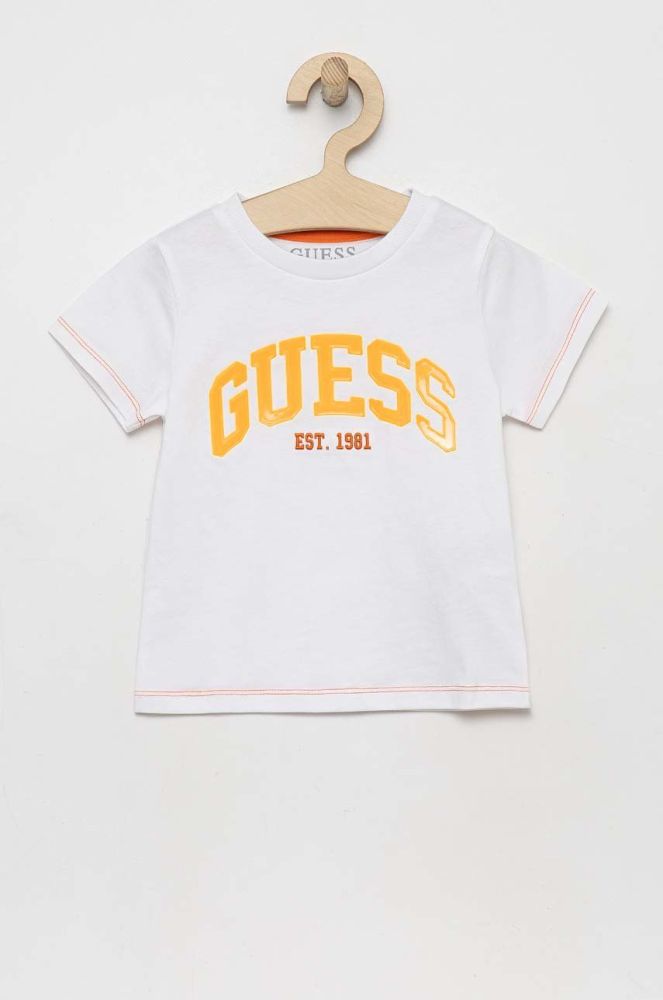 Дитяча бавовняна футболка Guess колір білий візерунок (2883343)