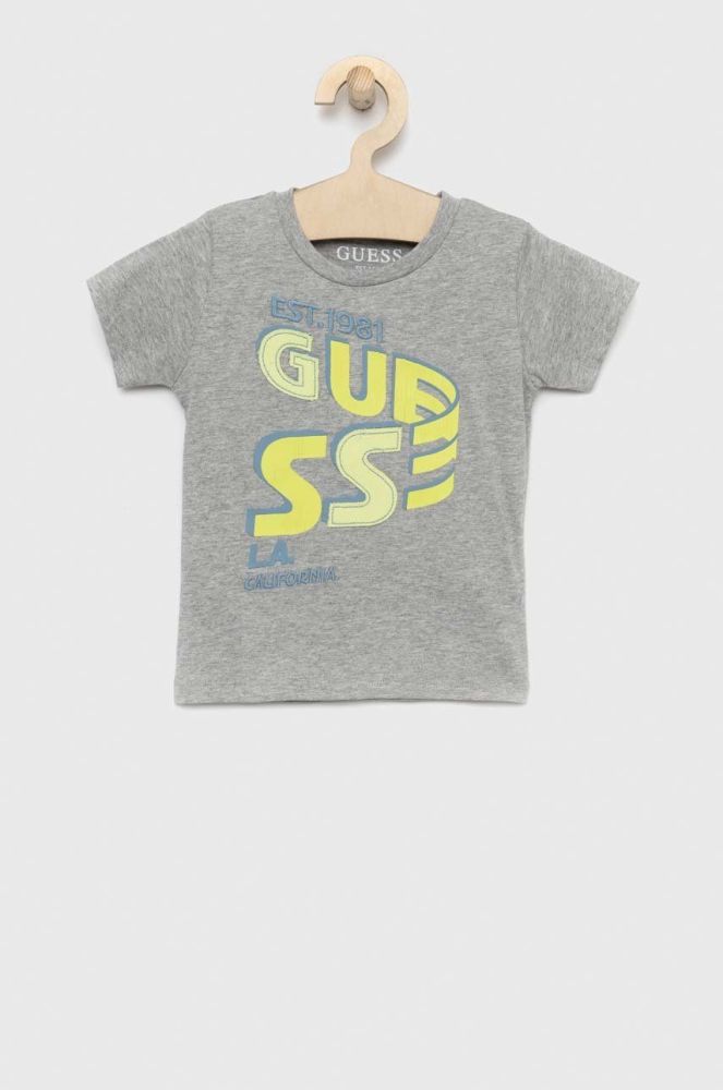 Дитяча бавовняна футболка Guess колір сірий з принтом (2871429)